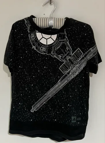Camiseta Adidas Star Wars Spacecraft tam 5-6 anos