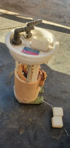 Bomba de combustível do polo
