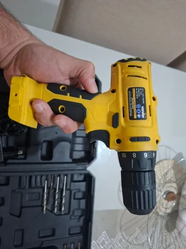 Parafusadeira/furadeira Vonder 12v Bivolt Automática Pfv120