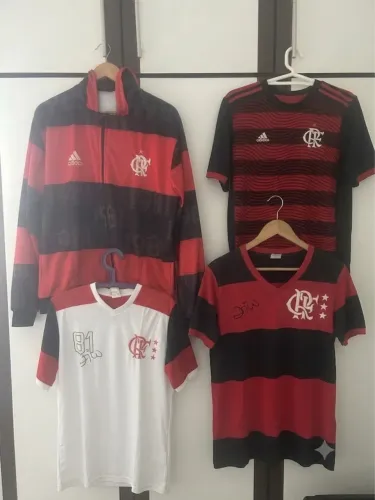 Combo do Flamengo (2 camisas P + 1 M + casaco)
