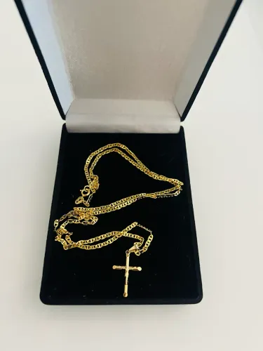 Corrente modelo piestrine 3mm banhada a ouro 18k com crusifixo