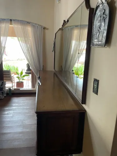 BUFFET JACARANDÁ DA BAHIA, COM 4 PORTAS E 3 GAVETAS - PÉ PATA DE LEÃO (PEQUENAS LASCAS)