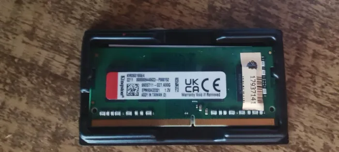 memória RAM Kingston ValueRAM de 4GB DDR4 para notebook (SODIMM).