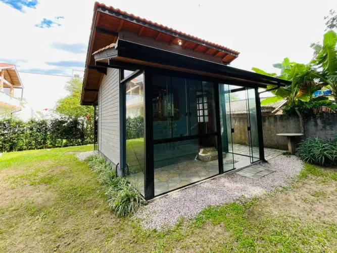 Aluguel Anual  Loft no Coração do Centro de Garopaba   Localização imbatível  perto de tud