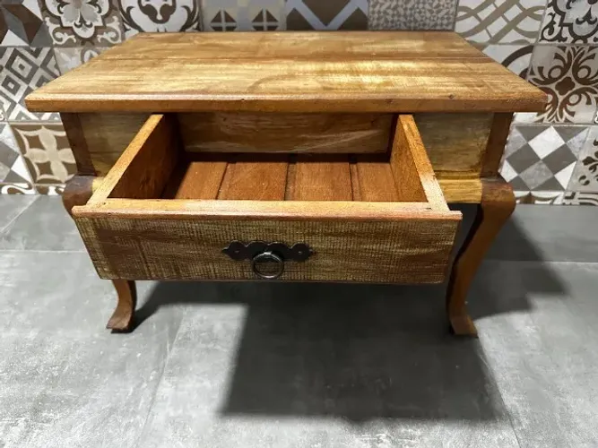 Mesa de Centro em Madeira Maciça de Demolição - Estilo Colonial