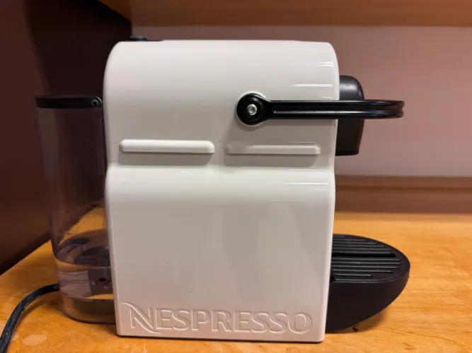 Nespresso Inissia 110V Cor creme