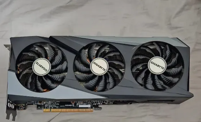 RX 7600 8GB GIGABYTE