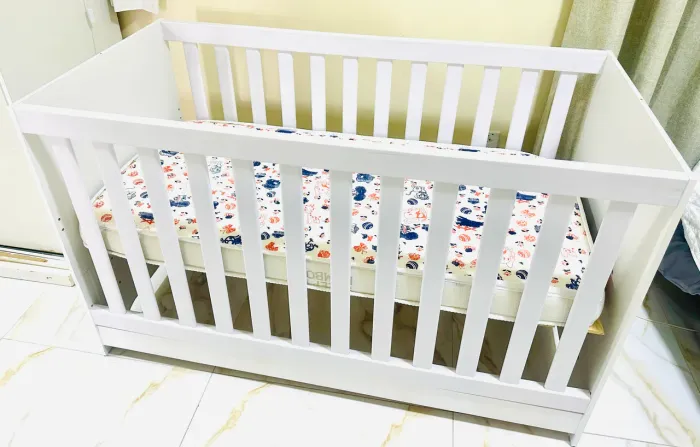 Berço 3 em 1 Branco com suporte para mosquiteiro - Excelente Estado