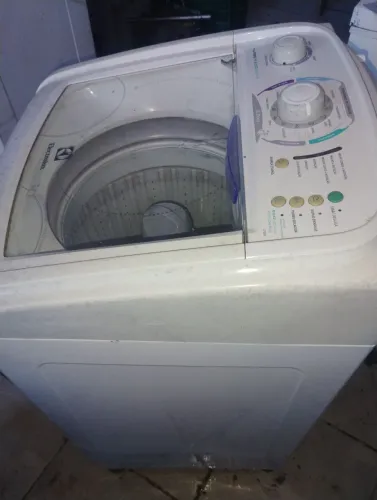 Vende se uma máquina de lavar Eletrolux turbo economia de 8 kilos