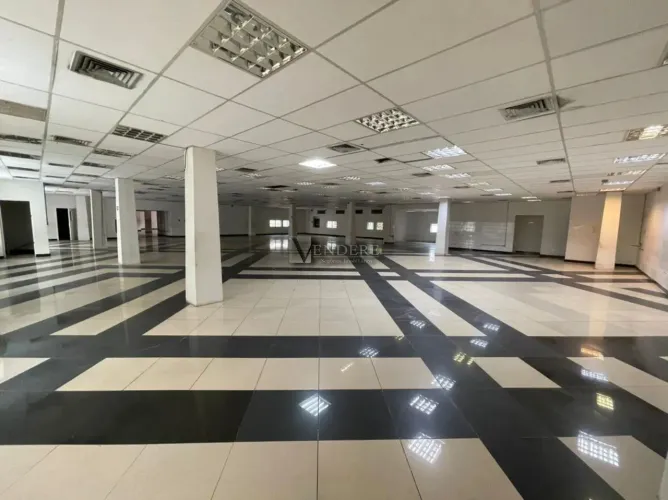 Lojão para locação de 2544m² no Gutierrez