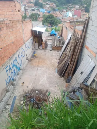 Casa para Venda em Santo André, CONDOMINIO MARACANÃ, 1 dormitório, 1 banheiro, 2 vagas
