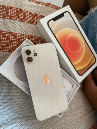 iPhone 12 semi novo! 