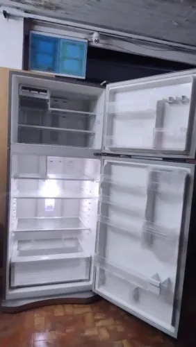 Geladeira Eletrolux INOX, Impecável linda, bem grande, funcionando perfeitamente só 2.300