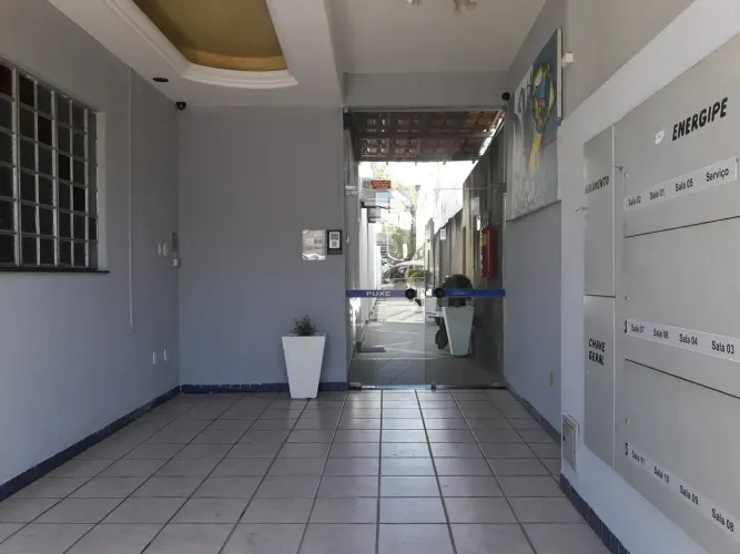 Sala com 28 metros quadrados - Avenida Barão de Maruim