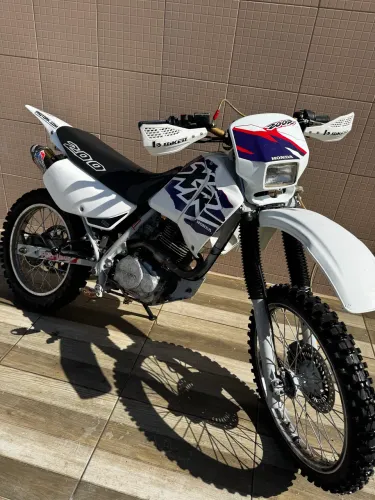 Xr 200r de trilha