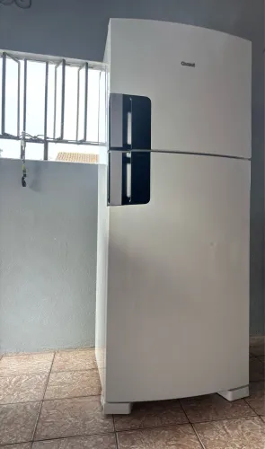 Geladeira consul 420 L, em perfeito funcionamento, último modelo, de uso particular
