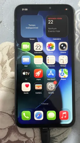 iPhone 11pro max 64gb   Obs: troco por miniaturas de carrinhos escala 1/43