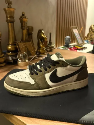 Air Jordan 1 Low OG MÉDIUM Oliver