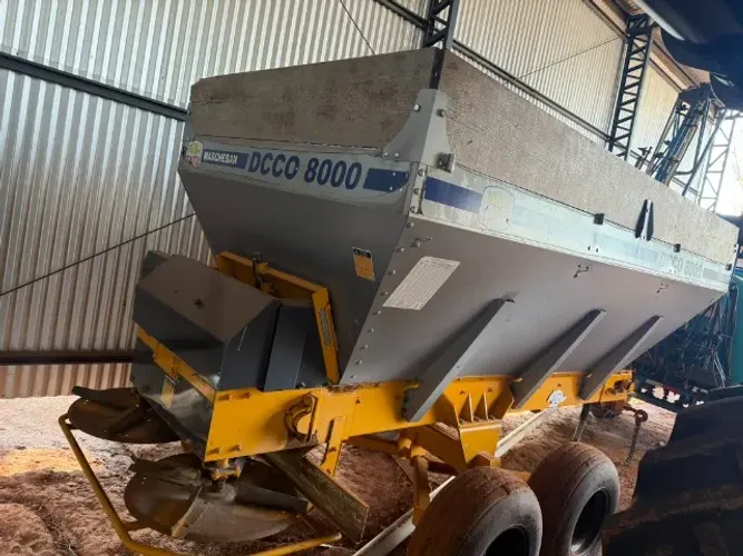 Distribuidor de Calcario Marca Tatu DCCO 8000 Ano 2022