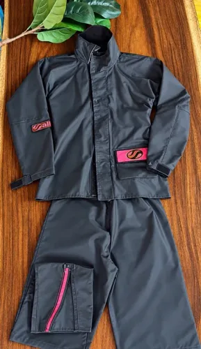 Conjunto Motoqueiro Feminino - Tamanho P R$ 20,00
