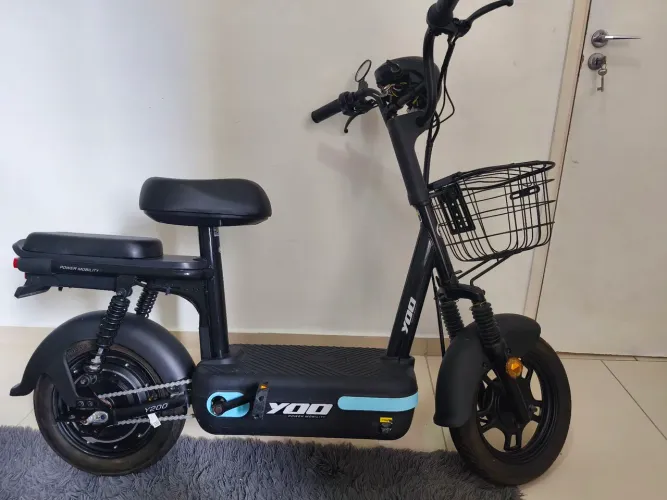 Scooter Elétrica YOO Y200 - Pouco Usada