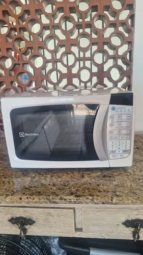 Micro-ondas Electrolux 20L MTD30 Branco 127V - Funcionando Perfeitamente