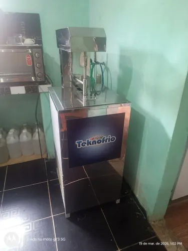 Máquina de sorvete e picolé tecnofrio 