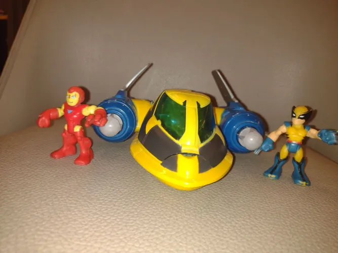 Jato de Resgate Wolverine e Homen de Ferro