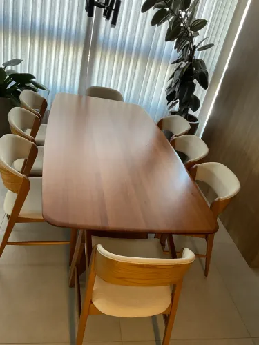 Mesa de Jantar em Madeira Maciça com 8 Cadeiras