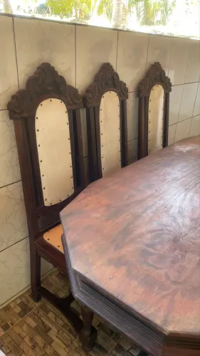 Mesa com 4 cadeiras colonial
