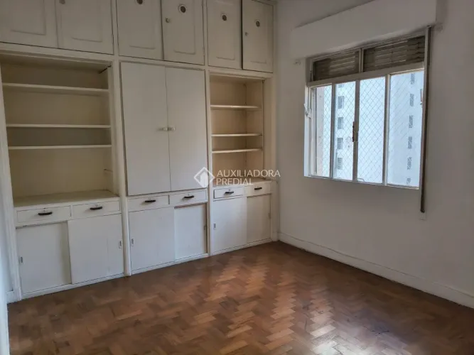 Apartamento à venda Espaço, Luz Natural e a Elegância da Arquitetura Clássica Paulista