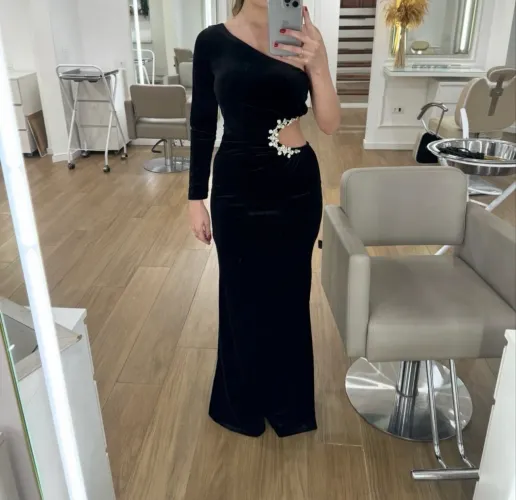 Vestido festa preto veludo com pedrarias
