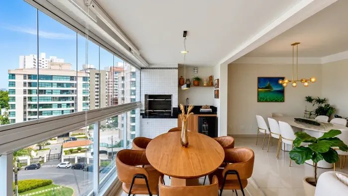 Alphaville | 3 quartos, sendo 2 suítes | 135m² Mobiliado | 02 Vagas de Garagem