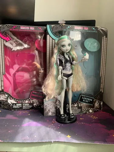 Monster high Lagoona Reel Drama + Caixa da Draculaura reel drama