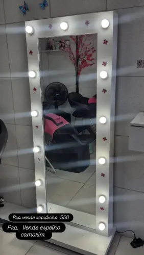 Espelho camarim com 12 lâmpadas  funcionando  perfeitamente 