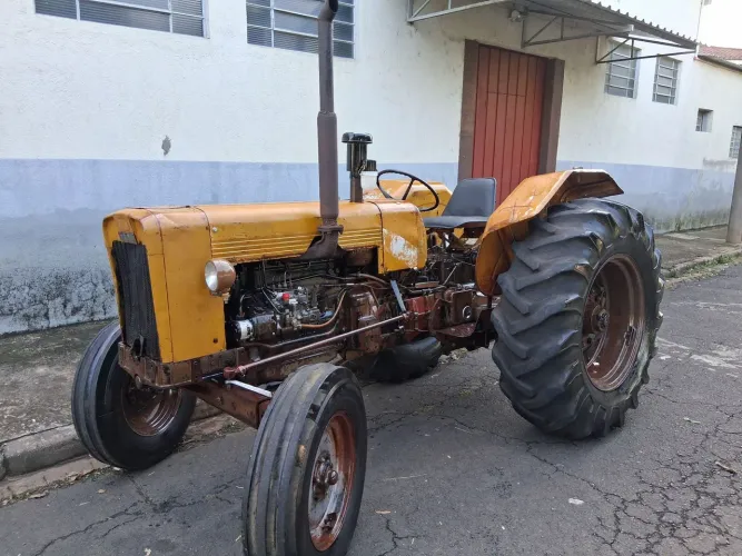 Vendo Trator Valmet 85 id.