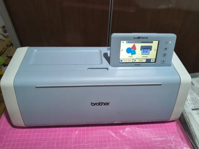 Maquina de corte Brother SDX225 semi nova na caixa