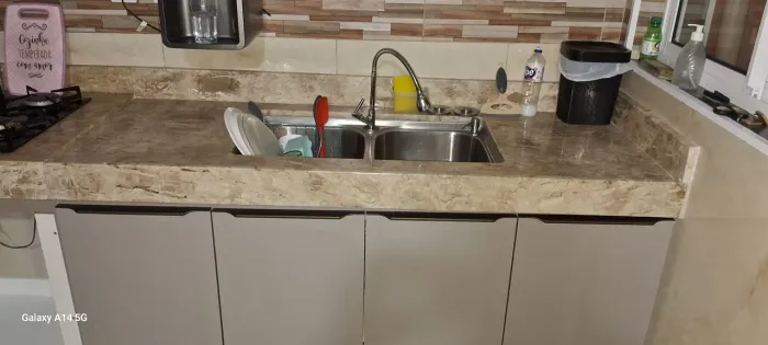 Bancada cozinha em marmore travertino