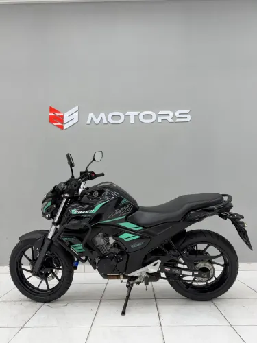 Oportunidade !!! Fazer FZ15 150 com apenas 19 mil KM ano 2024/24 só na ESMOTORS