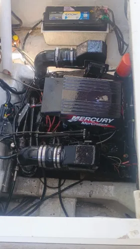 Motor MerCruiser 5.7 V8 + Rabeta Alpha One