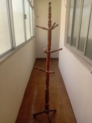 Vendo Cabideiro de Madeira