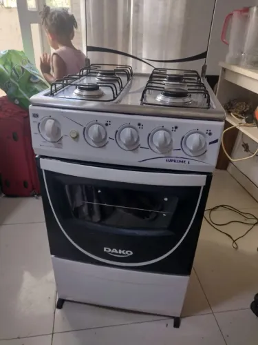 Fogão automático DAKO 4 bocas funcionando perfeitamente tudo