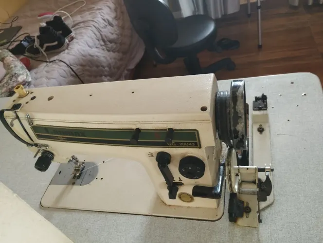 Vendo máquina de costura semi industrial 