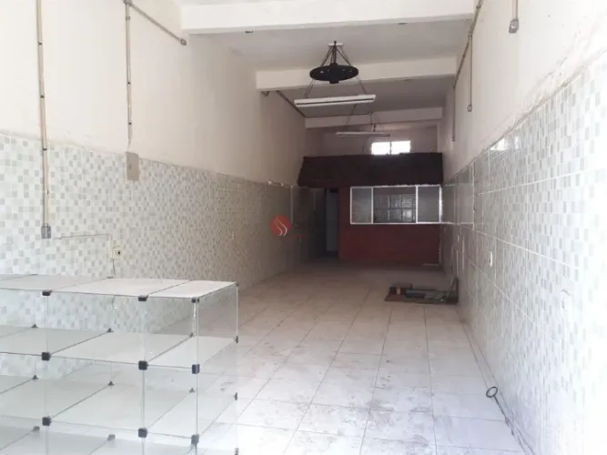 Salão na Vila Tostoi.