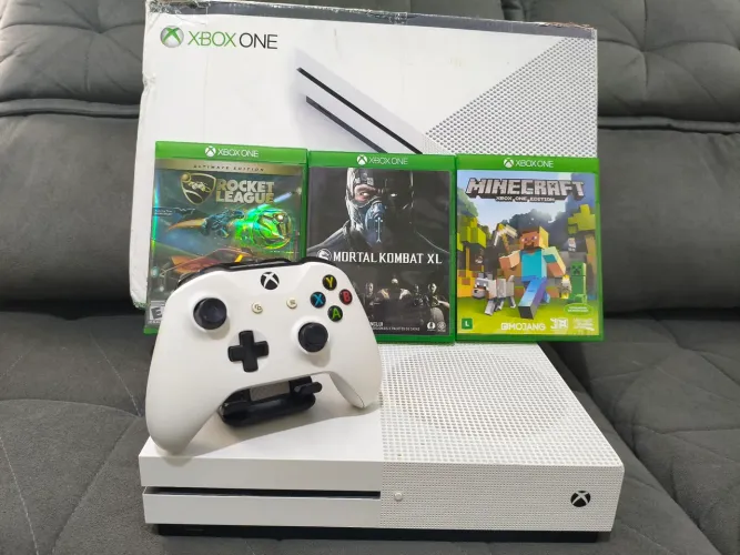 Xbox One S + Controle original+ 3 Jogos
