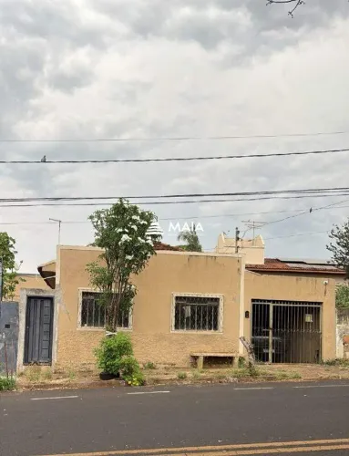 Terreno à venda no bairro Santa Maria