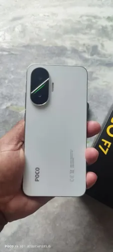 Smartphone poco F7 branco 12 ram.512 ,,6 meses de uso 