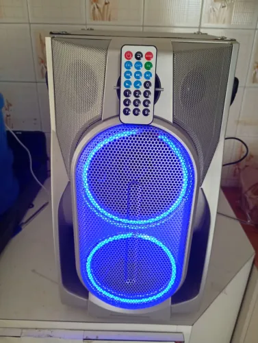 Caixa amplificada 300 watts com Bluetooth USB cartão de memória