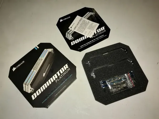 Kit Light Bar Memórias Corsair Dominator Platinum