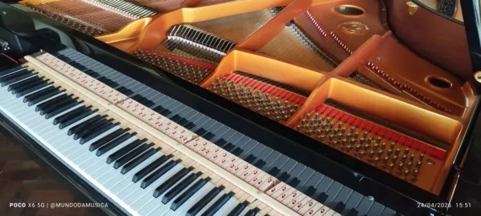 Afinação de pianos.